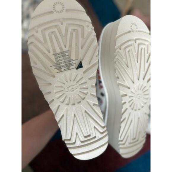 UGG x Humberto Cruz Classic Short Platform Boots – Size‎ 9, Never Worn 🌵🌈 - Picture 3 of 10